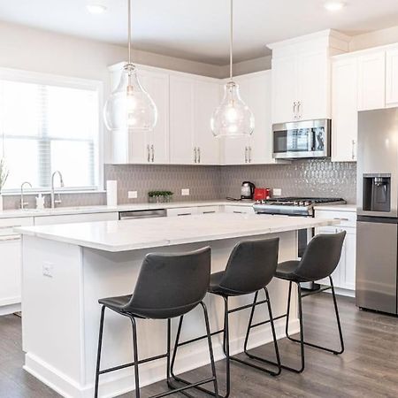 New Spacious 3 Bedroom Suite Garage Parking Free Wi-Fi Office Space And Patio View Duluth Exteriör bild