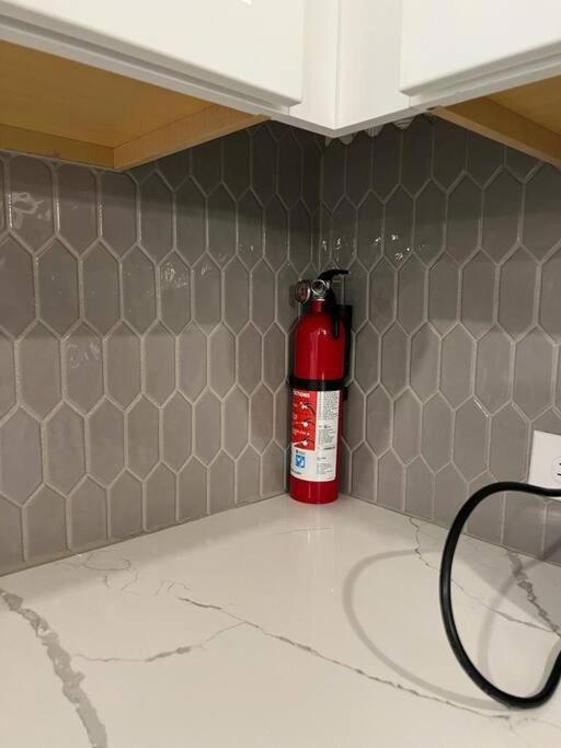 New Spacious 3 Bedroom Suite Garage Parking Free Wi-Fi Office Space And Patio View Duluth Exteriör bild