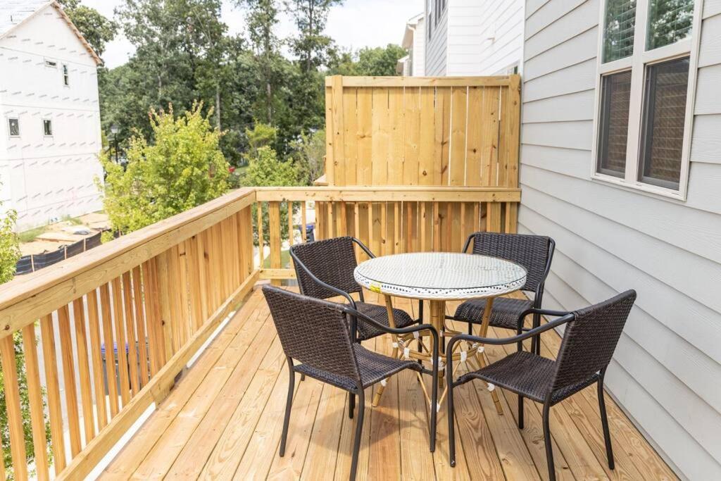 New Spacious 3 Bedroom Suite Garage Parking Free Wi-Fi Office Space And Patio View Duluth Exteriör bild