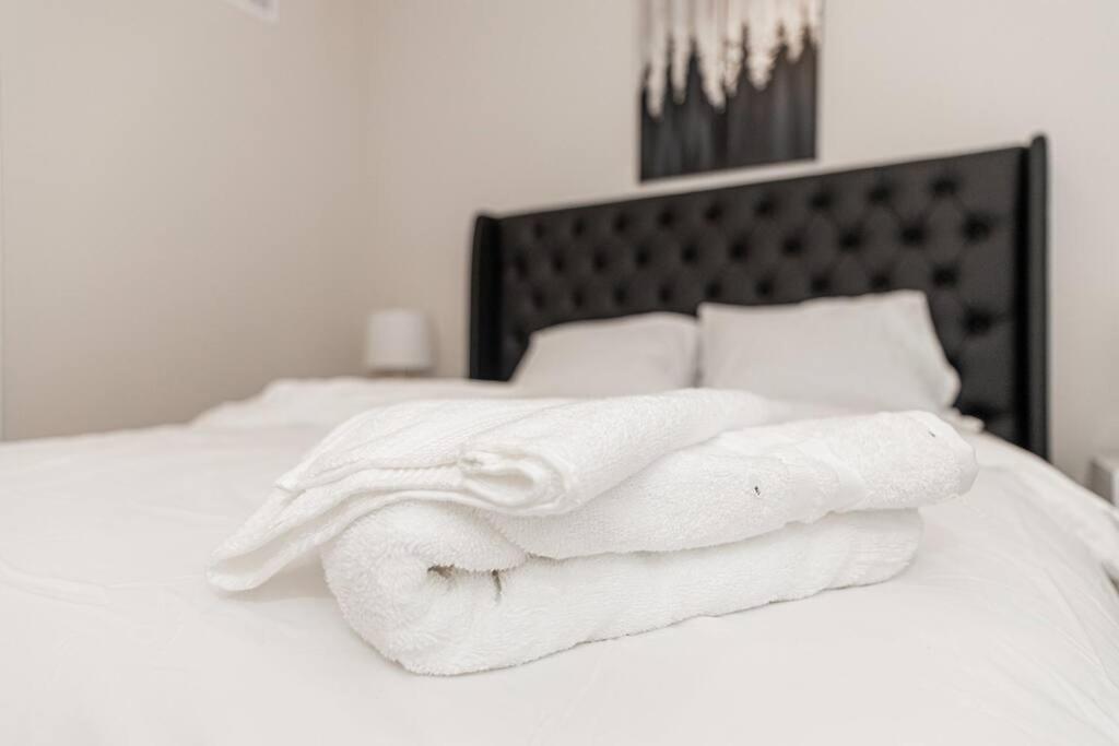 New Spacious 3 Bedroom Suite Garage Parking Free Wi-Fi Office Space And Patio View Duluth Exteriör bild