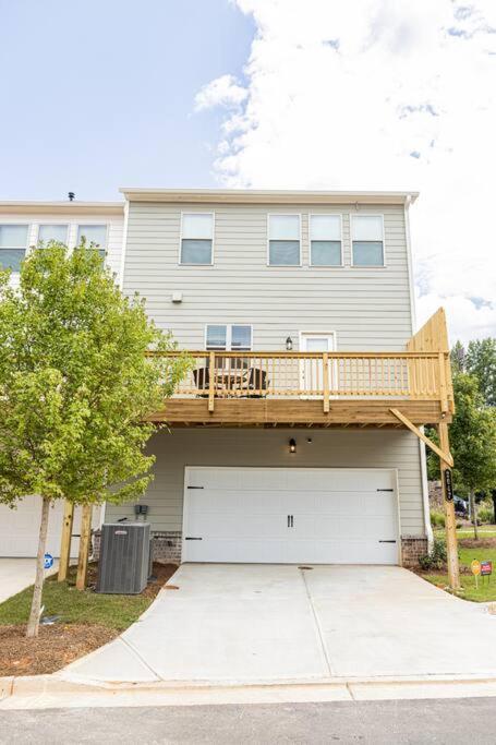 New Spacious 3 Bedroom Suite Garage Parking Free Wi-Fi Office Space And Patio View Duluth Exteriör bild
