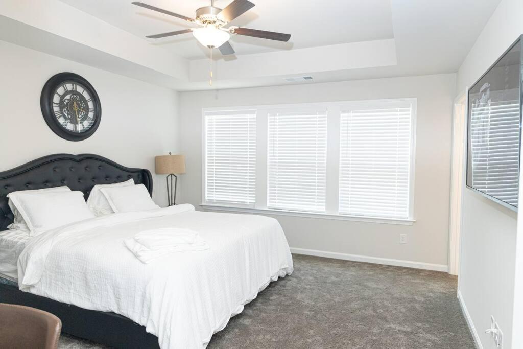New Spacious 3 Bedroom Suite Garage Parking Free Wi-Fi Office Space And Patio View Duluth Exteriör bild